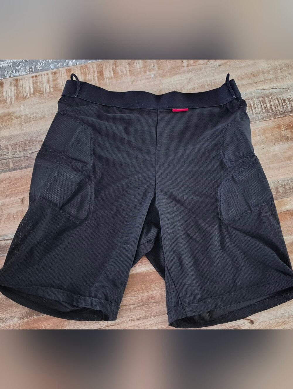 RED  MEN ProtectIve Padded Base Layer Impact Shorts Size L